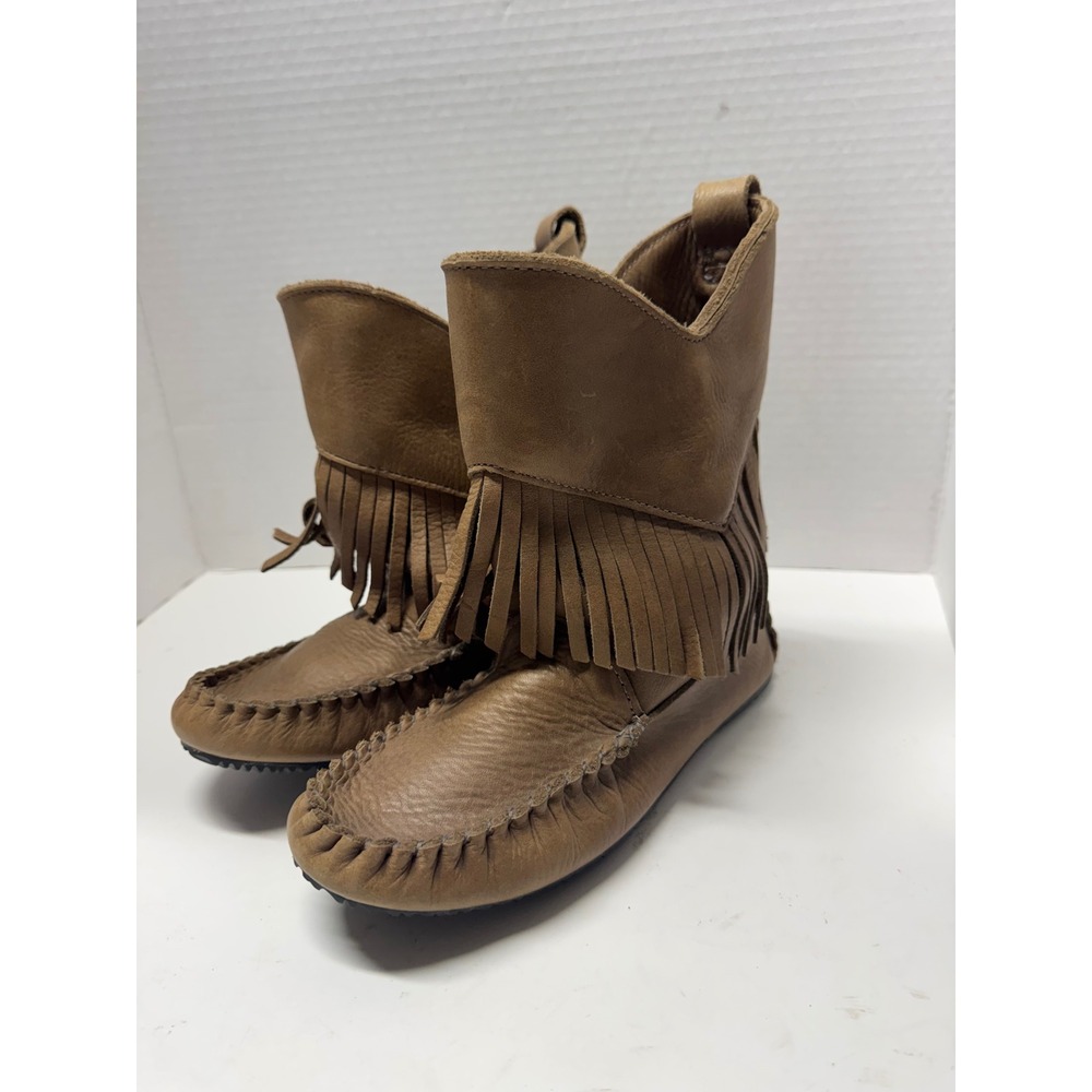 Manitobah Mukluks Tan Leather Fringe Moccasin Boots Vibram Sole Womens 7 Mens 5